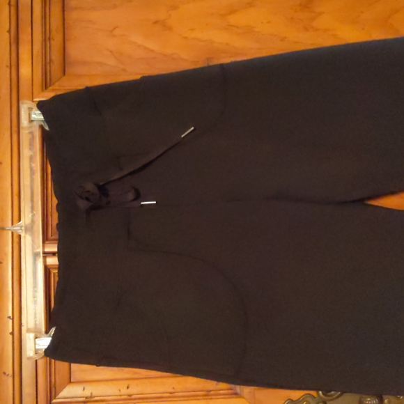 Lululemon Still Crop - Picture 5 of 7